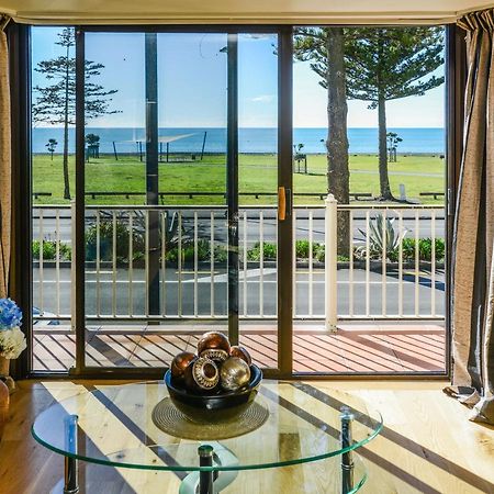 Marine Parade Magic - Napier Holiday Home Exterior photo